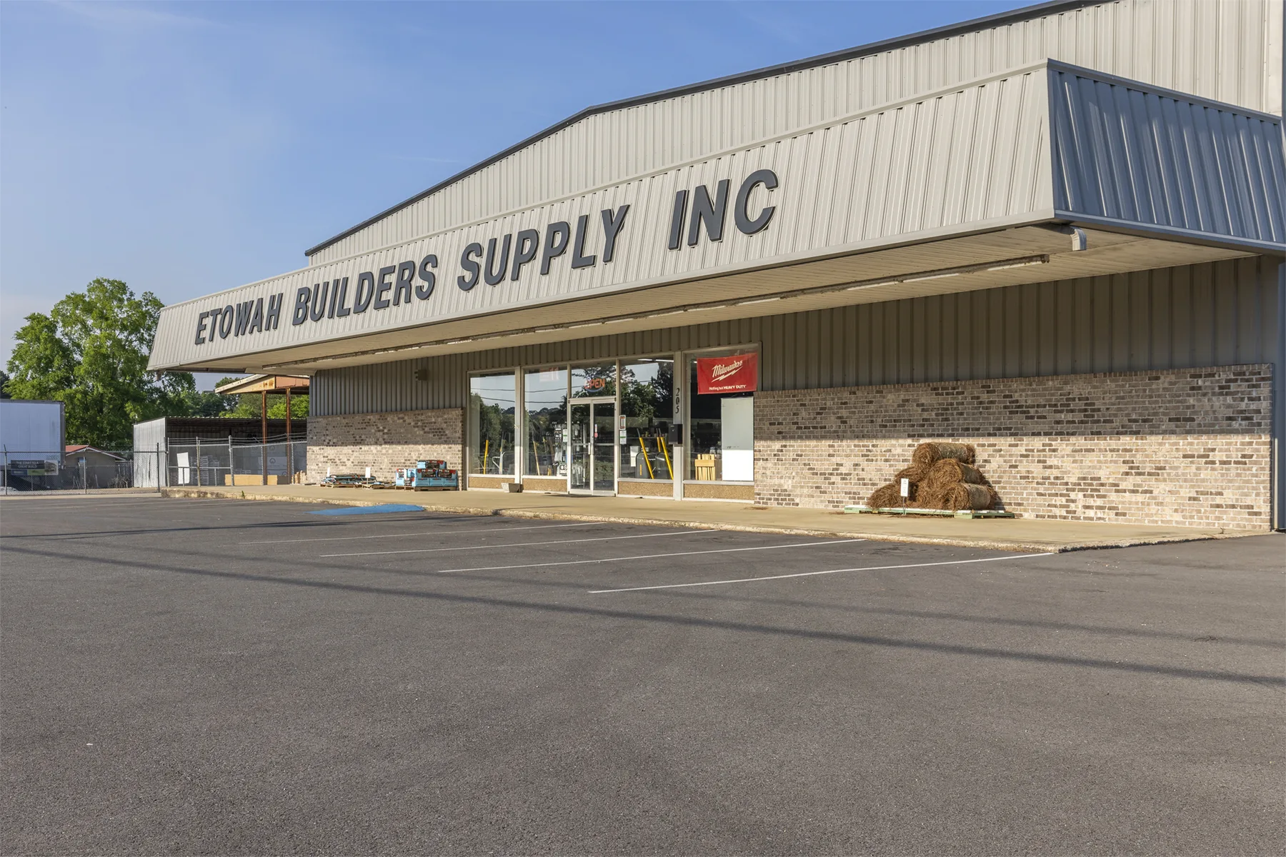 Etowah Builders Supply storefront and customer entrance